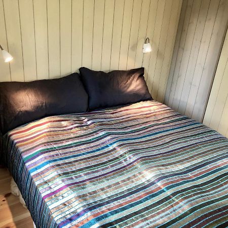 Mysig Nybyggd Stuga Naera Hav Och Natur Klovedal Esterno foto