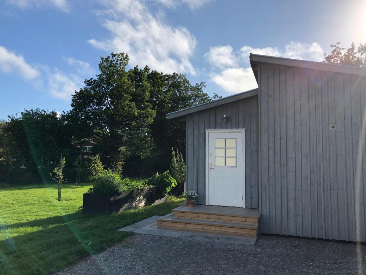 Mysig Nybyggd Stuga Naera Hav Och Natur Klovedal Esterno foto